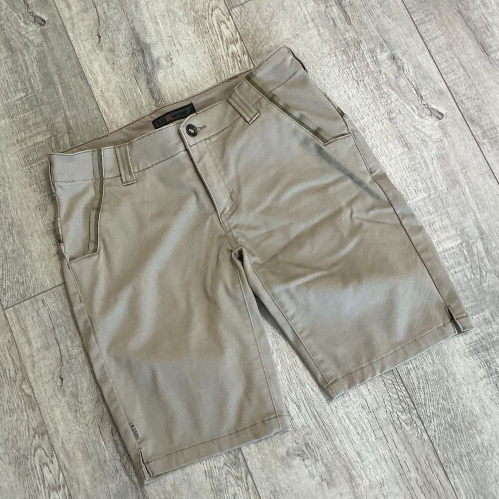 5.11 Tactical Triumph 9 3/4” Shorts Women’s Size 6 Khaki Stretch Utility